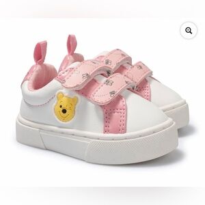 NEW Disney Winnie the Pooh Baby Girl Sneaker Size 5 Toddler Girl
